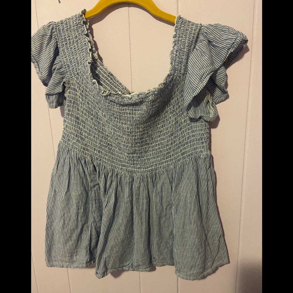 American Eagle off the shoulder shirt